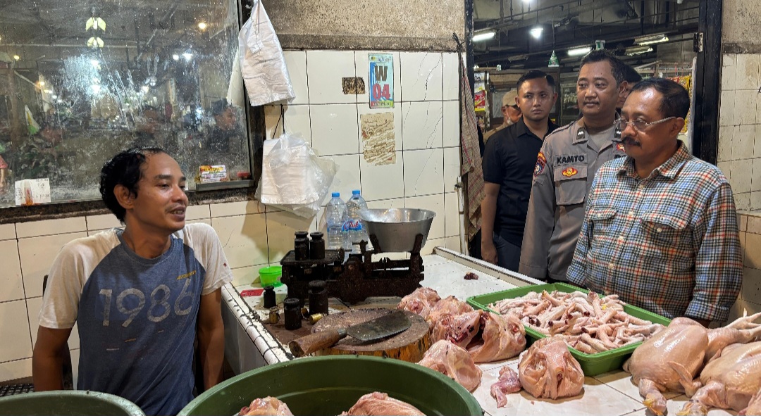 Nataru, Wawali Armuji Sidak Gereja, Stasiun Hingga Pasar Di Surabaya 