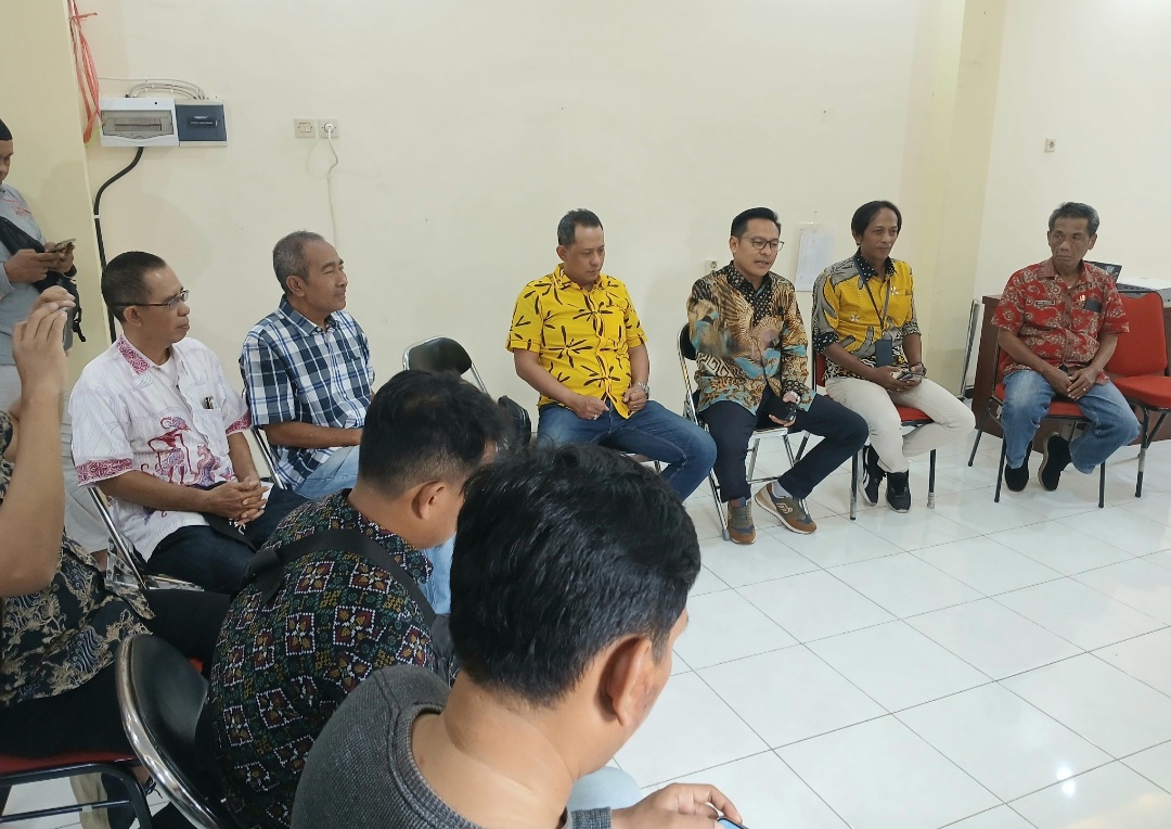 DPRD Kota Surabaya Gelar Pertemuan dengan Kontraktor dan Tokoh Masyarakat Gunumgsari Terkait Proyek Patra Jasa